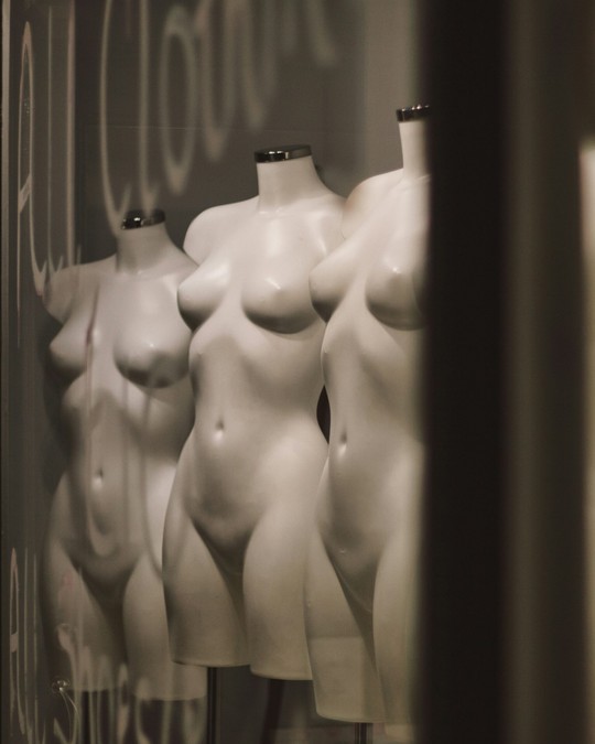 Why Buying Fuller Bust Bras In Store Is a Good Idea